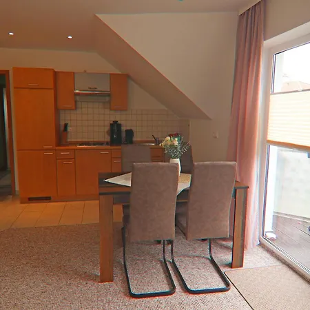 House Nicole, Appartement *